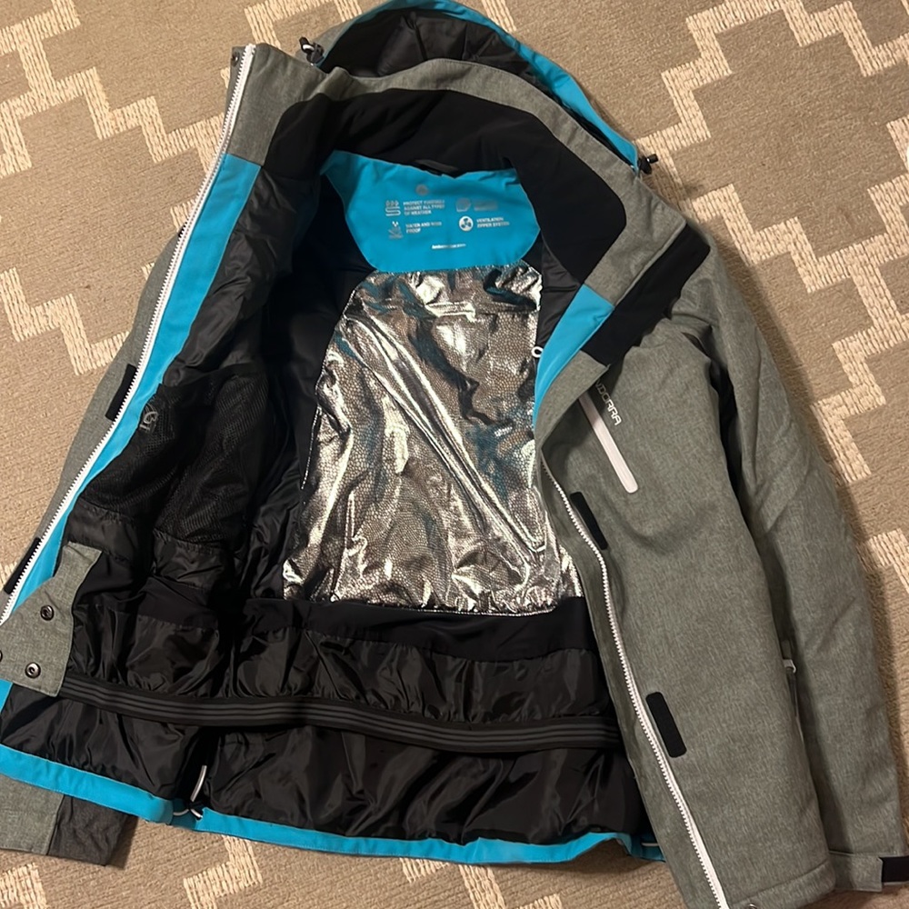 Snow Jacket - Picture 2 of 2